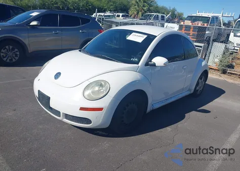 2010 Volkswagen New Beetle 2.5L z USA, uszkodzony, nr VIN 3VWPG3AG3AM014932
